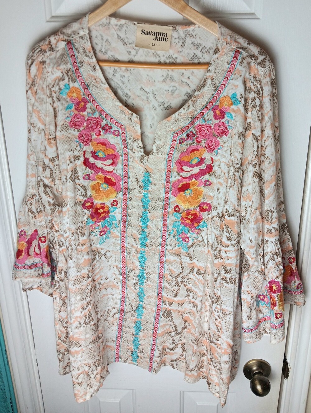 Savanna Jane 2X Bell Sleeve Beige Floral Embroidered Snake Print Boho Tunic Top